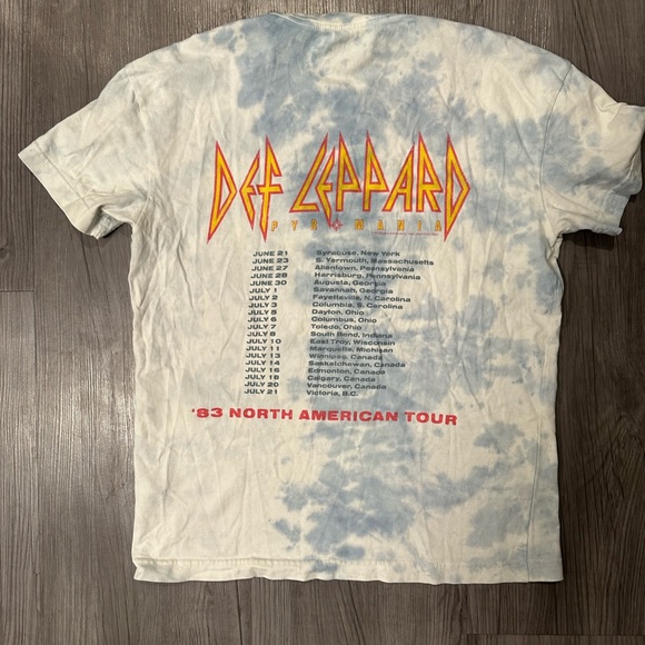 Graphic tee - Picture 2 of 2